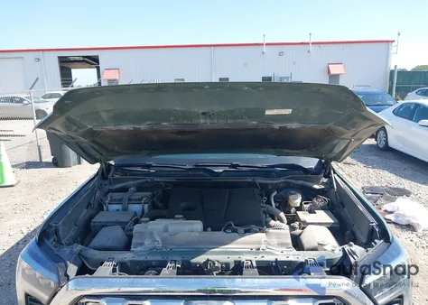 2022 Toyota Tundra 1794 Edition из США, поврежденный, VIN 5TFMA5DB9NX029700